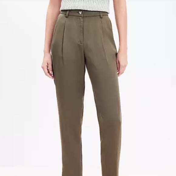 NWT Loft Tapered Leg Pleated Pants - Picture 1 of 7
